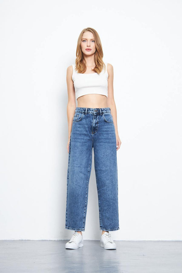 Mid-Blue Straight-Leg Jeans with a Relaxed Fit in Cotton